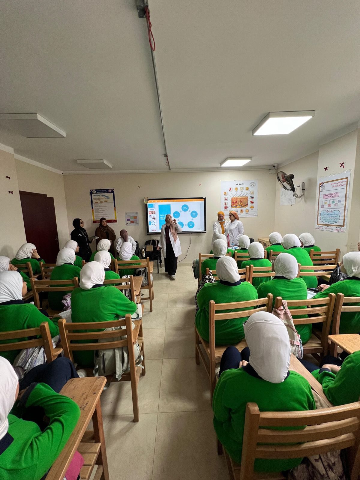 كليه طب الاسنان تواصل مبادرتها التوعوية لصحه الفم والاسنان من دورها المجتمعي ومسؤوليتها تجاه خدمة جميع فئات المجتمع